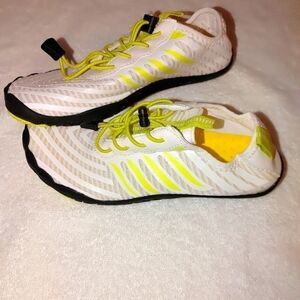 NWT Women's water/outdoor shoes. Size 5.5 to 6
